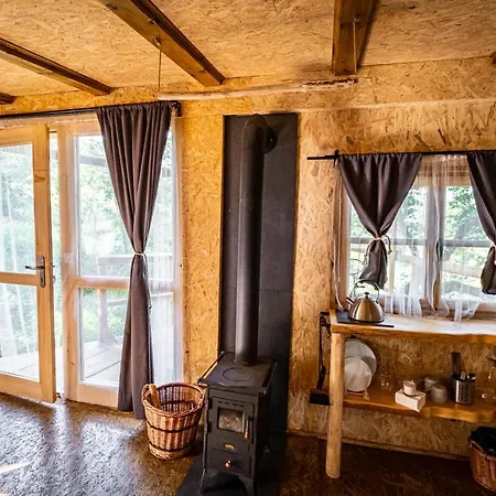 Baracek Na Strome - Ubytovani V Korunach Stromu, Treehouse Varvazov