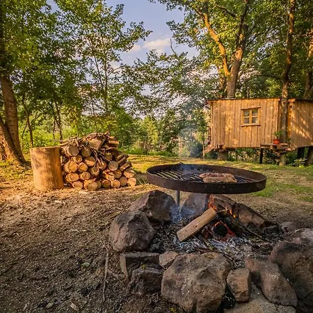 Baracek Na Strome - Ubytovani V Korunach Stromu, Treehouse Campsite *
