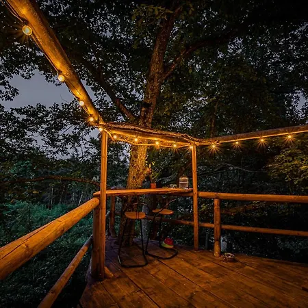 Campsite Baracek Na Strome - Ubytovani V Korunach Stromu, Treehouse Varvazov
