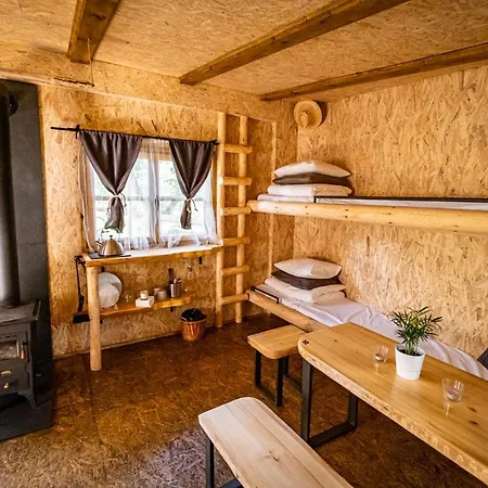 Campsite Baracek Na Strome - Ubytovani V Korunach Stromu, Treehouse